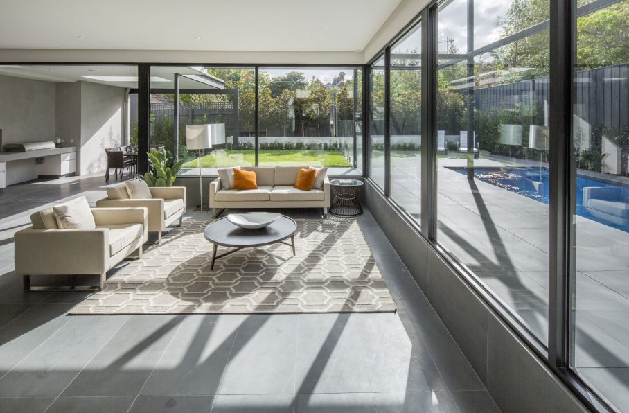 KH_0008_IPG_1LaurelCtHawthorn_280313