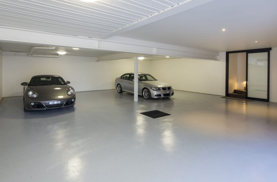 KH_0021_IPG_1LaurelCtHawthorn_280313