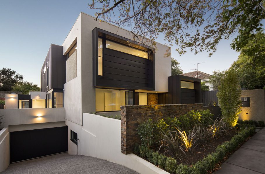 KH_0026_IPG_1LaurelCtHawthorn_280313