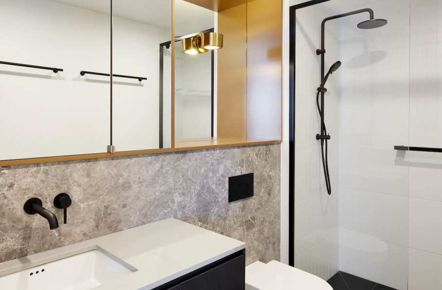 KH-267-Lygon-st-041-190822-1